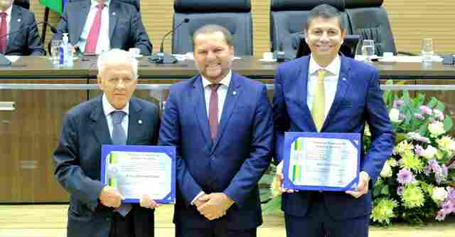 Desembargador Eurico Montenegro e conselheiro Elton José Assis recebem títulos de cidadãos honorários de Rondônia