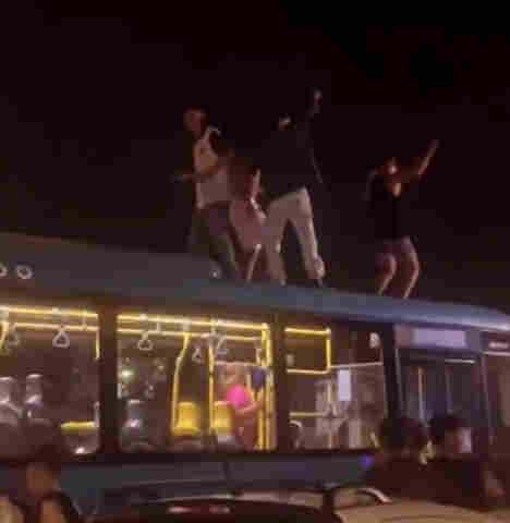 PM usa bala de borracha e spray de pimenta para dispersar baderneiros na entrada da Expovel