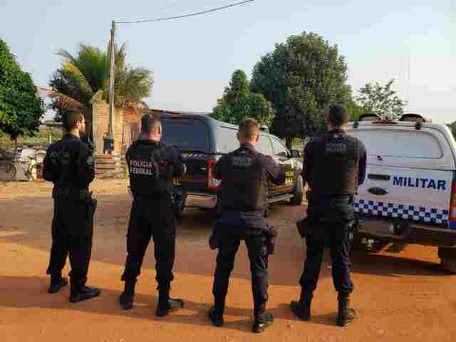 PF cumpre mandados em investigação que já apreendeu 200 kg de cocaína