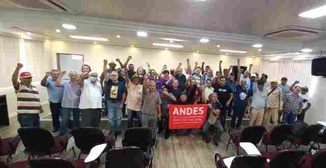 Sindsef, Adunir, Sinasefe e Sintunir realizam protesto contra proposta de menos 1% de recomposição