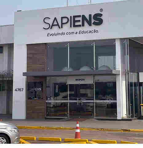 Unisapiens admite erro e pede desculpas após proibir mães acadêmicas de levarem filhos para a instituição
