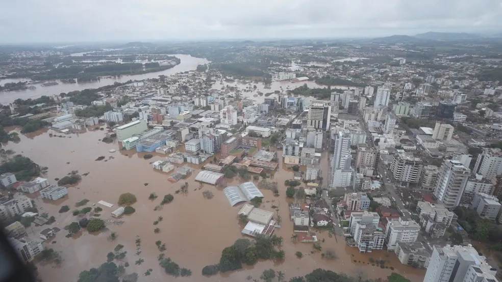 Rio Grande Do Sul Confirma 27 Mortes Ap S Passagem De Ciclone   Image 