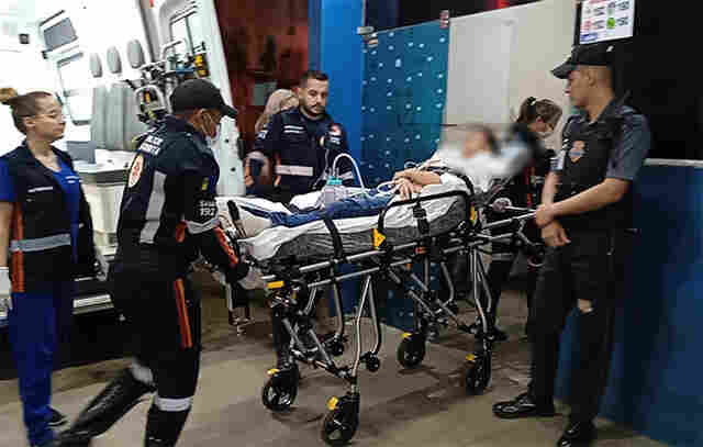 Adolescente é esfaqueado ao tentar defender irmão em briga