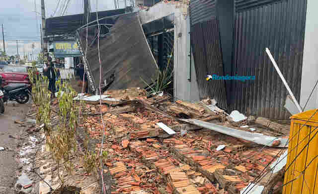Temporal na capital também destelhou casas e derrubou muros e paredes