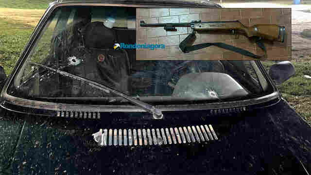 Criminosos atiram e tentam jogar carro em cima de policiais, mas acabam presos