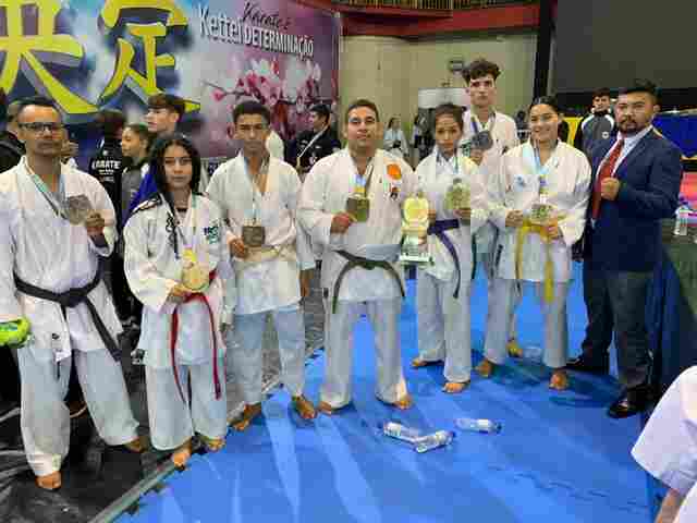 Deputado Ribeiro incentiva o karatê e atletas retornam de campeonato com medalhas