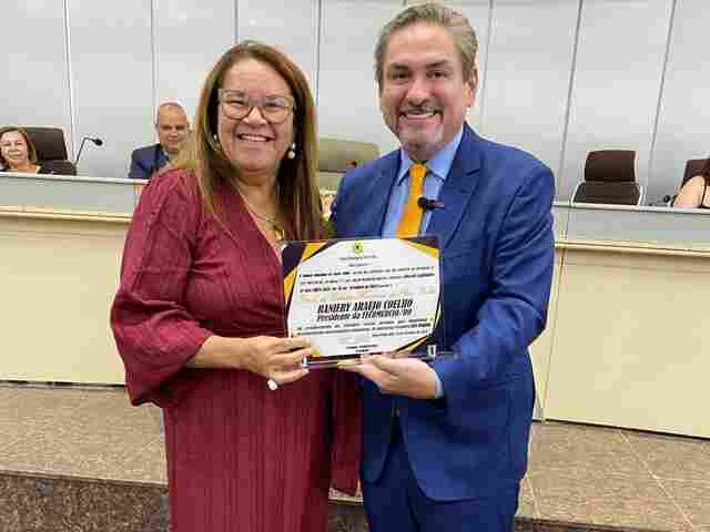 Vereadora Ellis Regina homenageia Presidente da Fecomércio-RO com título de Cidadão Honorário.