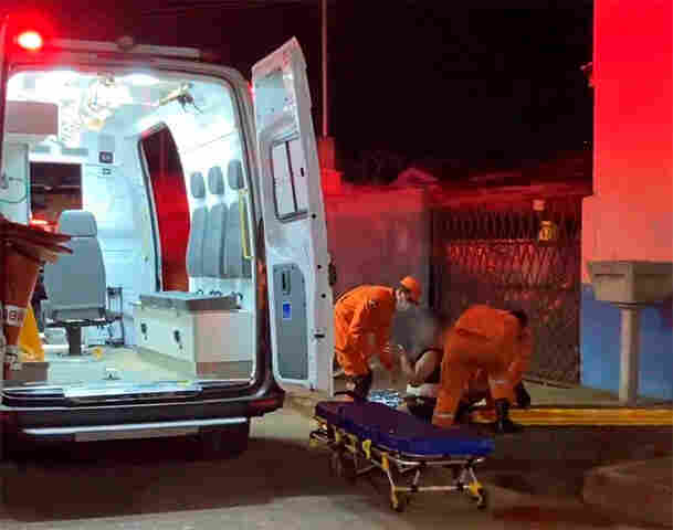 Homem tenta tirar a própria vida após esfaquear esposa durante bebedeira