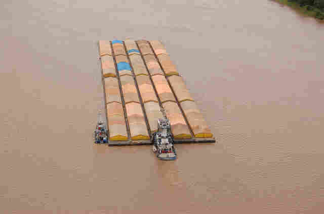 Seca no rio Madeira: desembarque do gás de cozinha para Porto Velho deve ser feito em Humaitá