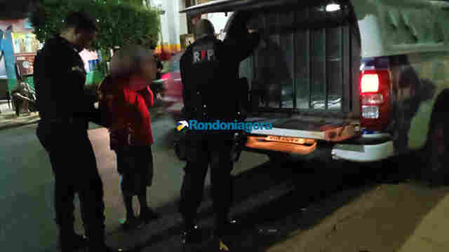 Idoso é preso na capital após esfaquear homem em bar