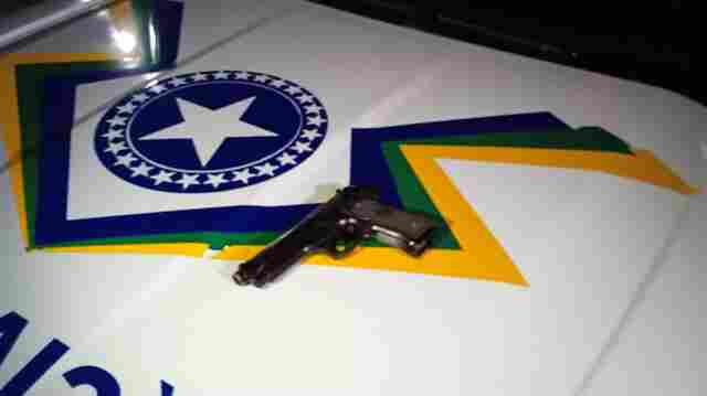 Ladrão usa arma de brinquedo em roubo e acaba espancado em praça