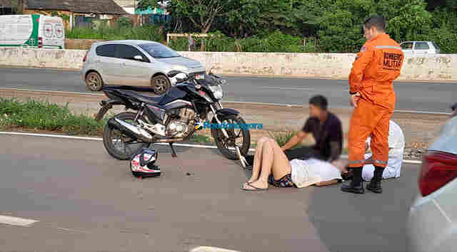 Motorista de carro desvia de cachoro e causa acidente na zona sul da capital