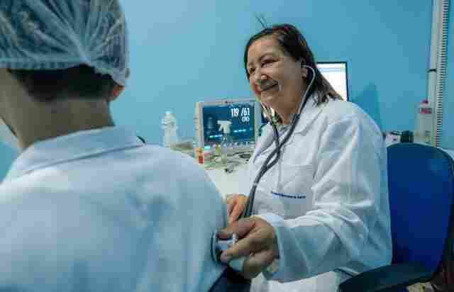 Hildon anuncia pagamento do piso da enfermagem em Porto Velho