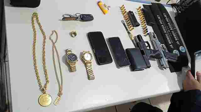 PM apreende armas e prende foragido e mais dois na zona leste da capital