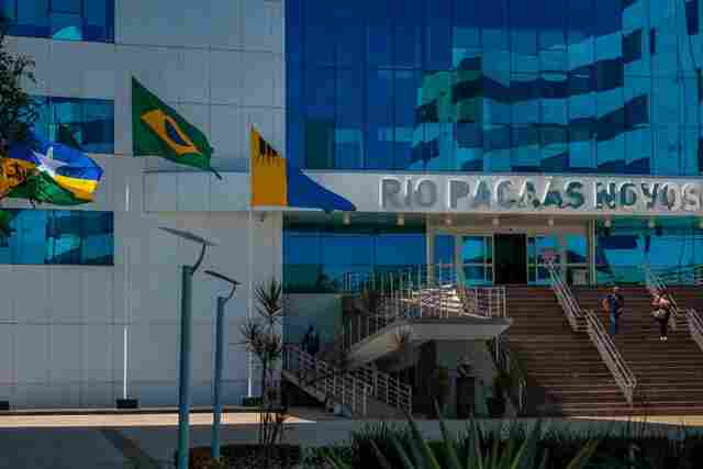 Feriado fecha órgãos públicos, mas comércio da capital pode abrir