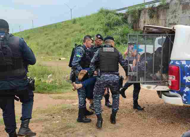 Foragido causa acidente durante perseguição na capital e é preso; mulher também é presa