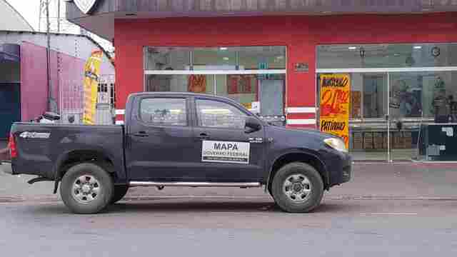 Operação da Polícia Civil mira fraude em licitação no fornecimento de carnes para escolas estaduais