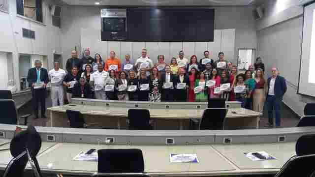 Vereadora Ellis Regina homenageia parceiros do Projeto MP Itinerante
