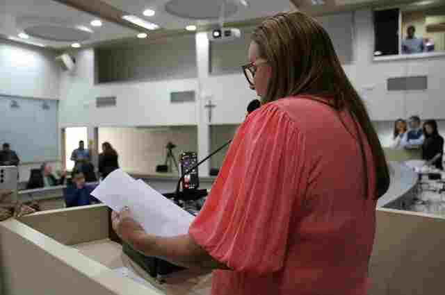 Vereadora Ellis Regina cria anteprojeto que estabelece piso salarial de ACS e ACE