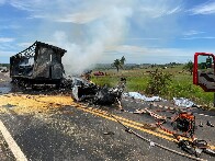 Grave acidente deixa pelo menos tr&ecirc;s mortos na BR-364 em Cacoal; rodovia est&aacute; fechada