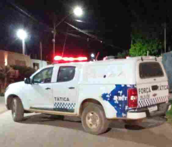 Adolescente reage a assalto e é agredido a paulada 