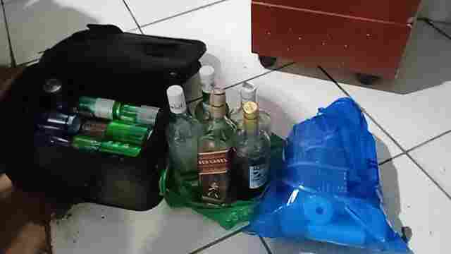 Foragido arromba bar, leva bebidas e cigarro e acaba preso pela PM