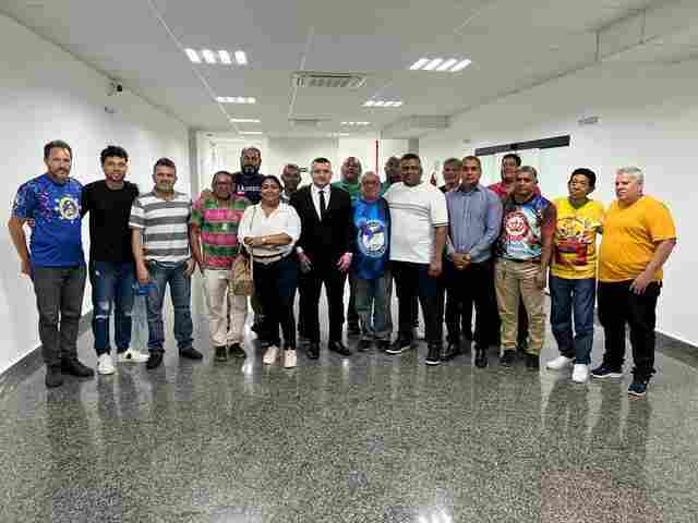 Deputado Ribeiro incentiva retorno das escolas de samba