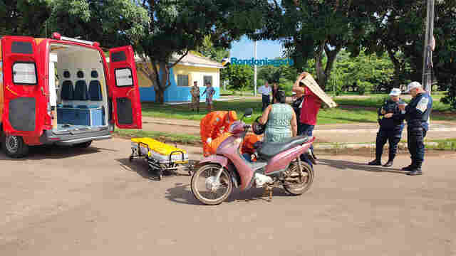 Motorista de caminhonete foge após atropelar motociclista próximo do Skate Parque