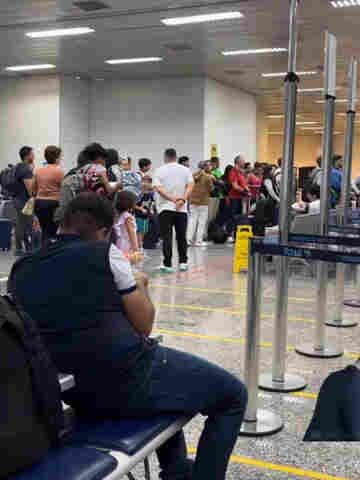 Com mau tempo, Azul desvia voo para o Acre, onde não opera e passageiros são obrigado a retornar de vans para Porto Velho