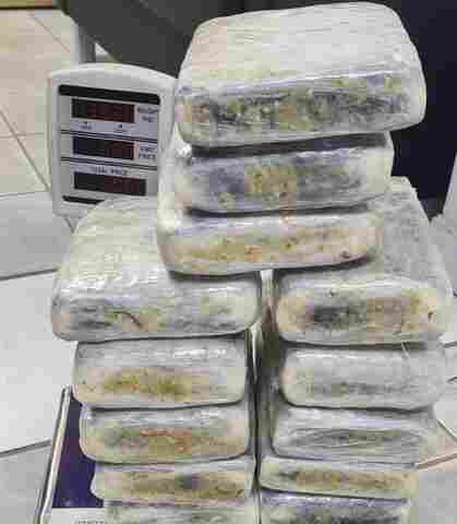 Passageiro é preso tentando despachar mala com 14 kg de “skunk” no aeroporto de Porto Velho