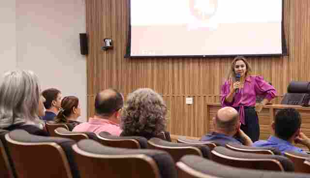 Escolas particulares devem matricular alunos com qualquer tipo de deficiência, alerta MPRO
