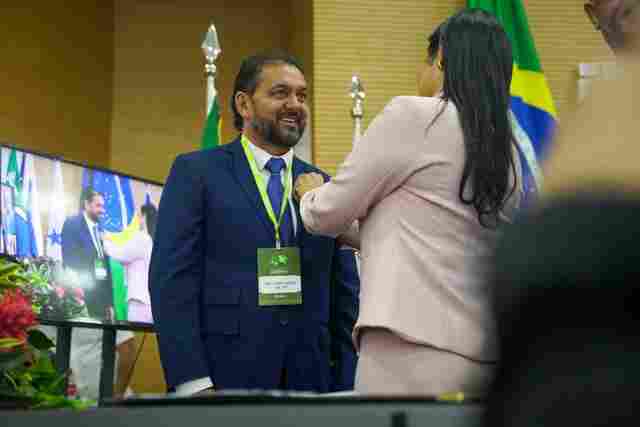 Deputado Laerte Gomes toma posse na presidência do Parlamento Amazônico