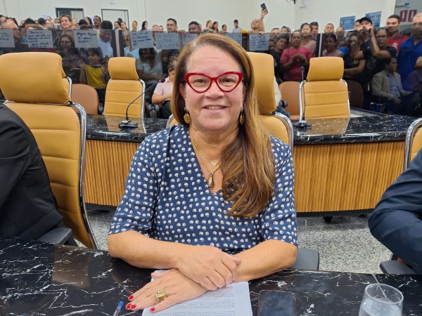 Liderança da vereadora Ellis Regina é destacada na aprovação de projetos importantes para o servidor público