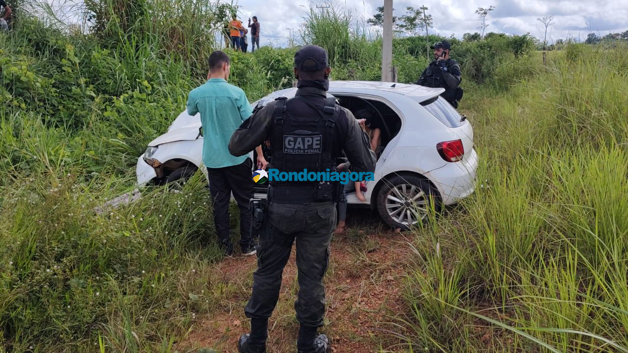 Motorista fica gravemente ferida em campotamento na Estrada da Penal, em Porto Velho