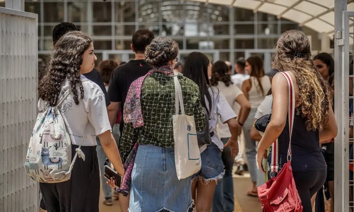 Saiba o que muda no Ensino Médio com novo texto aprovado no Congresso
