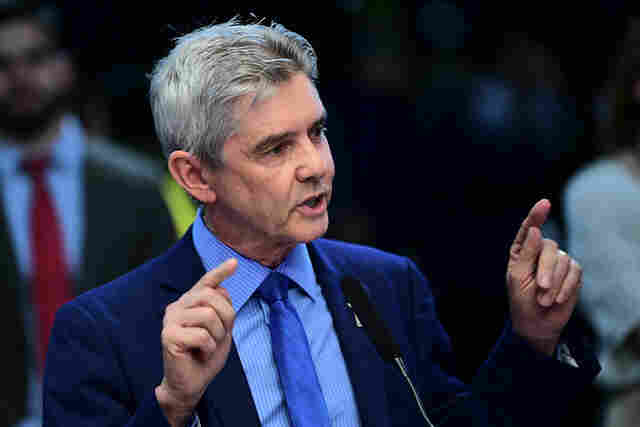 Senador Jaime Bagattoli protocola, junto com parlamentares, pedido de impeachment do ministro Alexandre de Moraes