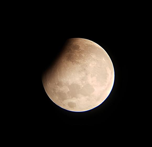 Super-Lua e eclipse parcial da Super-Lua nesta terça-feira