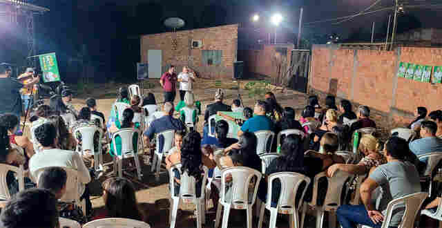 Aires Mota destaca a necessidade de renovação na Câmara de Porto Velho durante grande reunião no bairro Teixeirão