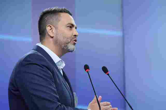 "Bandido vai ter que fugir de Porto Velho", afirma Léo Moraes em entrevista no rádio