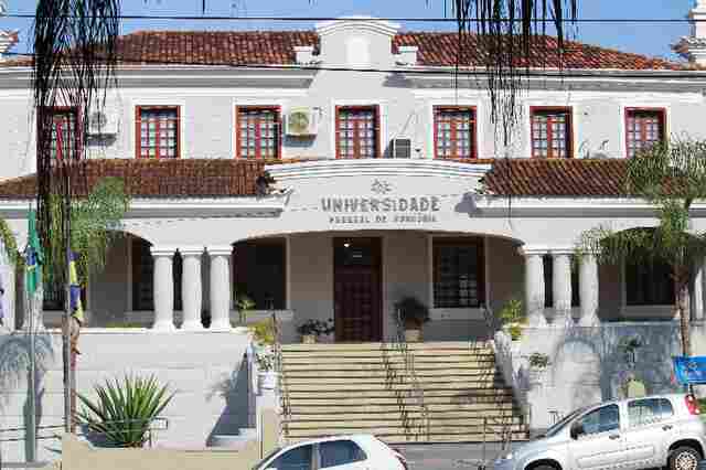 Unir divulga editais para contratação de professores substitutos