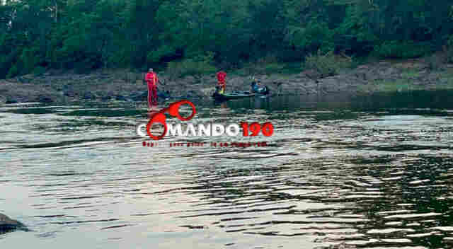 Bombeiros fazem buscas por adolescente que se afogou no rio Machado