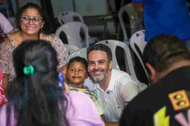 Léo Moraes tem encontro especial com mães atípicas e filhos neurodivergentes
