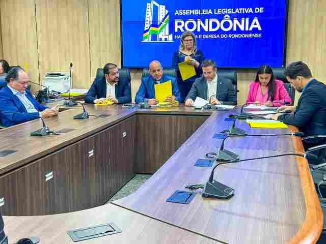 CCJR da Assembleia aprova projeto de Ismael Crispin que garante direitos a professores readaptados
