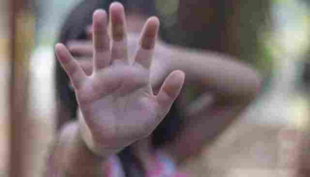 Menina de 11 anos vai a “encontro amoroso” com adolescente de 16 e é estuprada