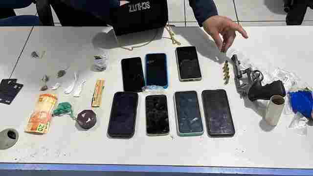 PM prende dupla com droga, armas e munições