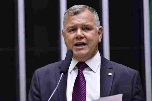 Caso direção nacional do MDB opte por indicar vice de Lula, Mosquini deixa partido