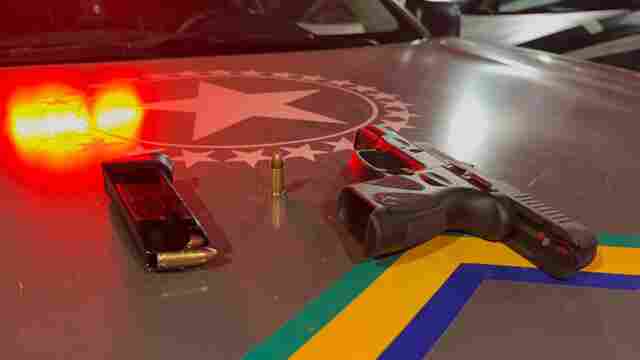 Casal é flagrado armado e moto com numeração raspada após perseguição na zona leste