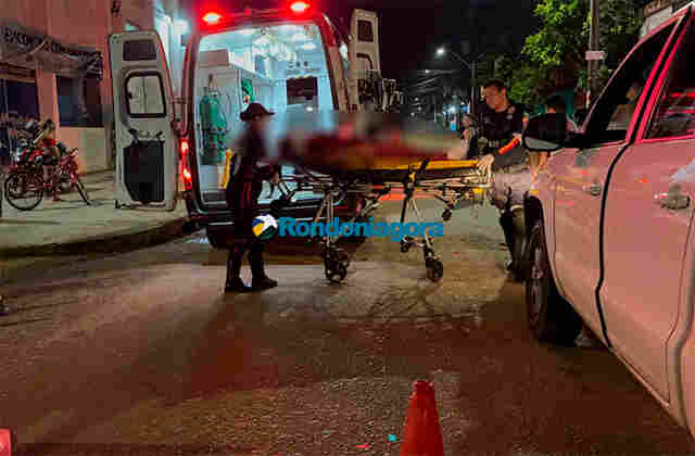 Motociclista e passageira ficam feridos após grave acidente na zona leste