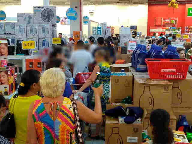 Cartilha dá dicas para não cair em golpes na Black Friday
