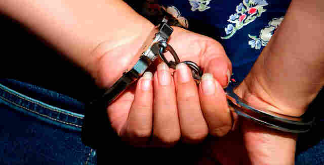 Empresária é presa por exploração de trabalho infantil; crianças eram obrigadas a vender doces e cumprir metas